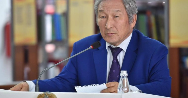 Құлбек Ергөбек: "Мемлекеттік рәміздер үшін кез келген саяси қадамдарды жасаудан тартынбау керек"