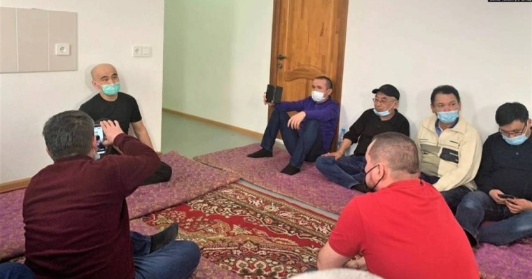 "Намаз оқығаны үшін жазалайтын". Макс Боқаев түрмедегі өмірі туралы айтып берді