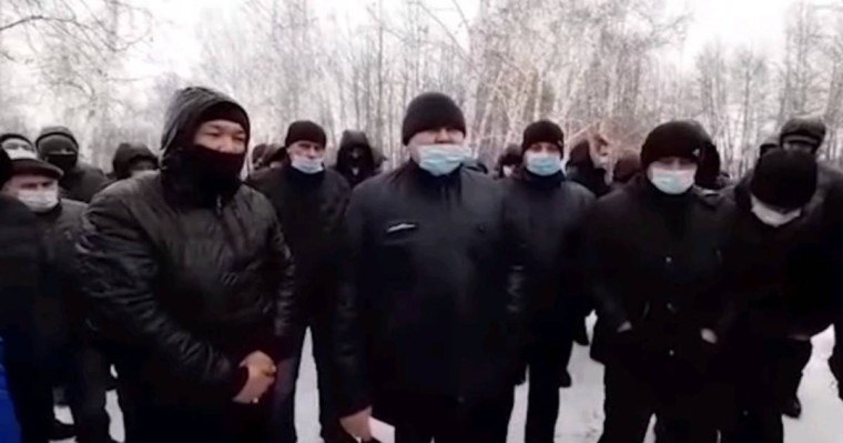 "Жолға 150 теңге — ауыр сома". Қостанайда автобус жүргізушілері ереуілге шықты (видео)