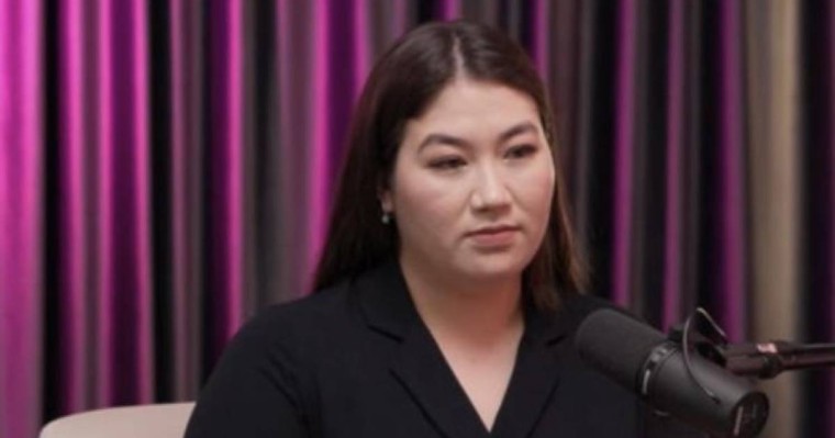 Актриса Ақерке Арыс ұлының диагнозына өзін кінәләйтынын мойындады