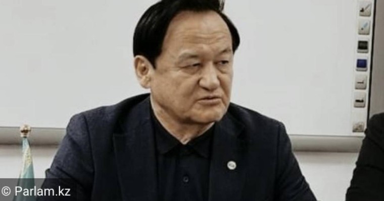 "Кесірі өте ауыр болады!" Қазыбек Иса жылқыға қарағанда шошқаның жайына көңіл бөлініп тұрғанына наразы