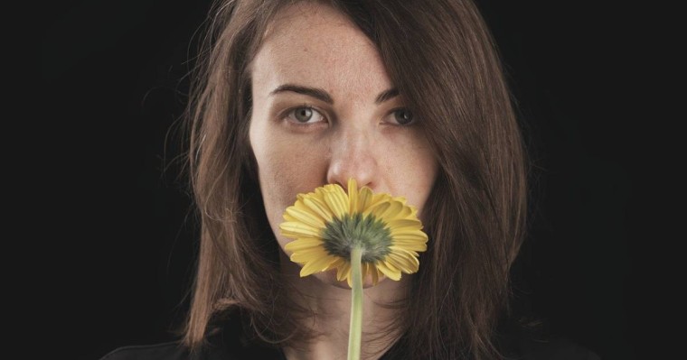 53 жастағы әйел 11 күйеуін жерледі