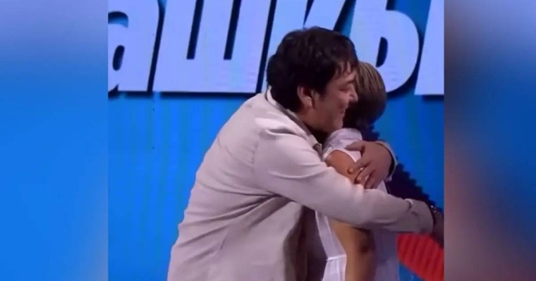 Мейрамбек Бесбаев алғашқы махаббатымен кездесіп, «сезімін» білдірді (ВИДЕО)