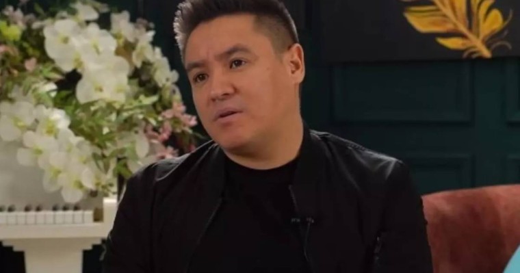 "Ауылдың қызы": Қайрат Түнтеков алғаш рет келіншегі жайлы айтты (Видео)