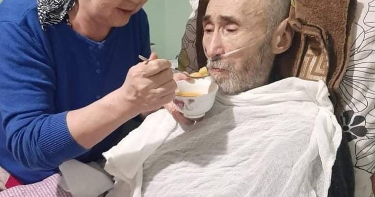 Арон Атабек әйелімен 2005 жылы ажырасқан — Әпкесі