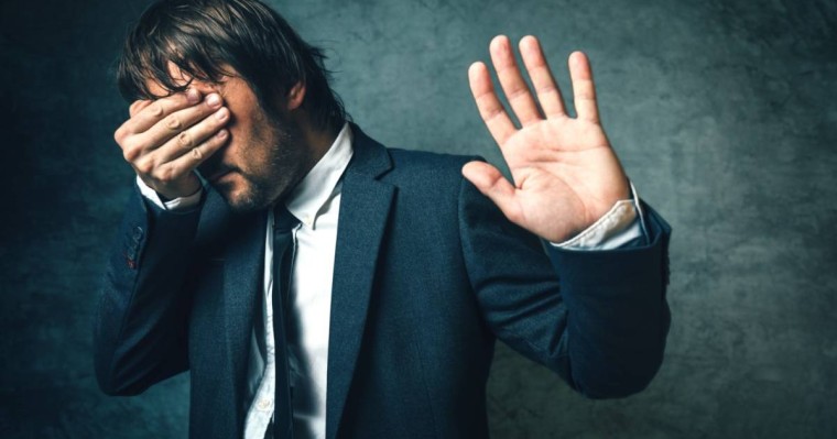 Қазақ болуға арланамыз