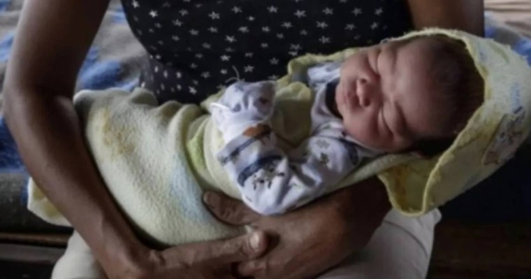 Тірі сәби мәйітханадағы тоңазытқышта алты сағат жатқан