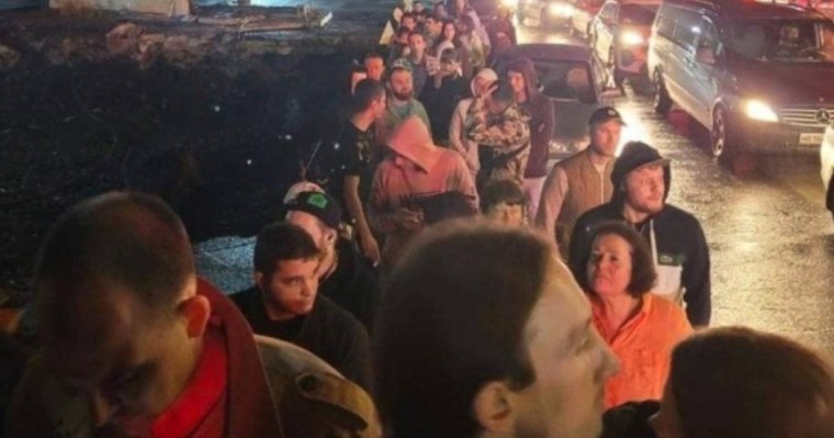 «Бізді аяңыз» немесе «Права качать етейік» – Қазақстанға ағылған ресейліктер не деп жатыр