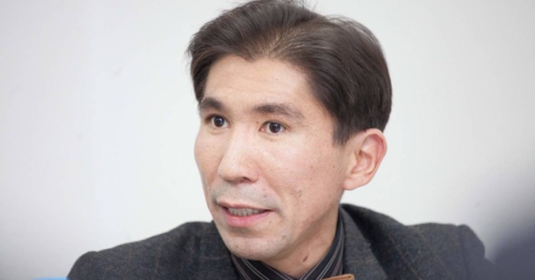 Латынға көшу «отарлық мұрадан арылудың» жолы – Досым Сатпаев