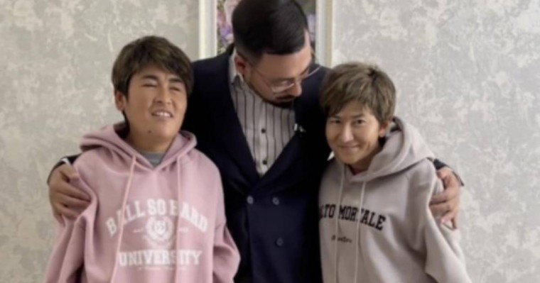 "Өңі кіріп, толықсыпты": 17 жыл құлдықта болған қыздардың жаңа образы көпті тәнті етті