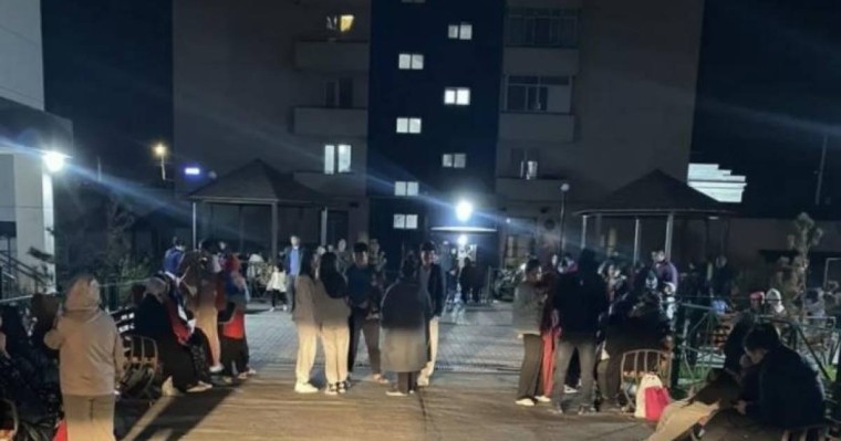 Алматыдағы жер сілкінісінен тұрғындар үйлерін тастап қашуға мәжбүр болды