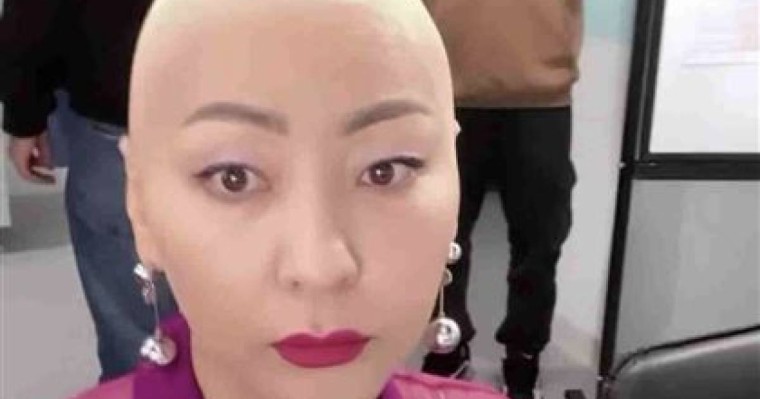 Айгүл Иманбаева шашын тықырлап алып тастады