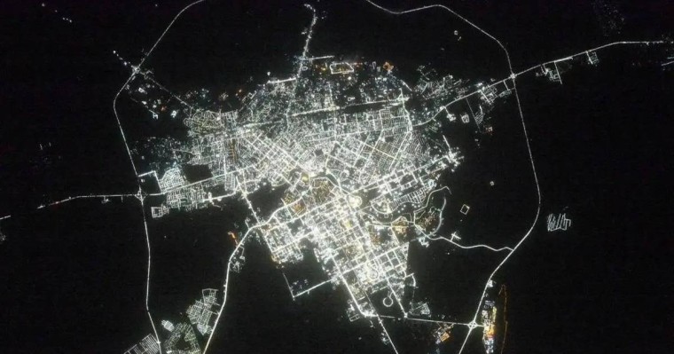 Жүрекке ұқсайды - Роскосмос түнгі Астананың фотосын жариялады