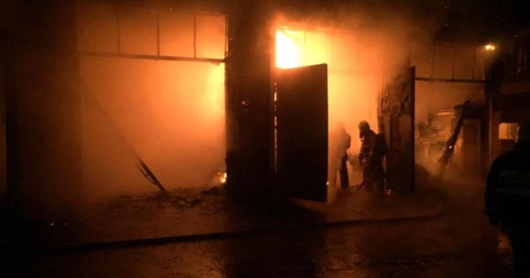 Алматыда 20 көлік өртеніп кетті