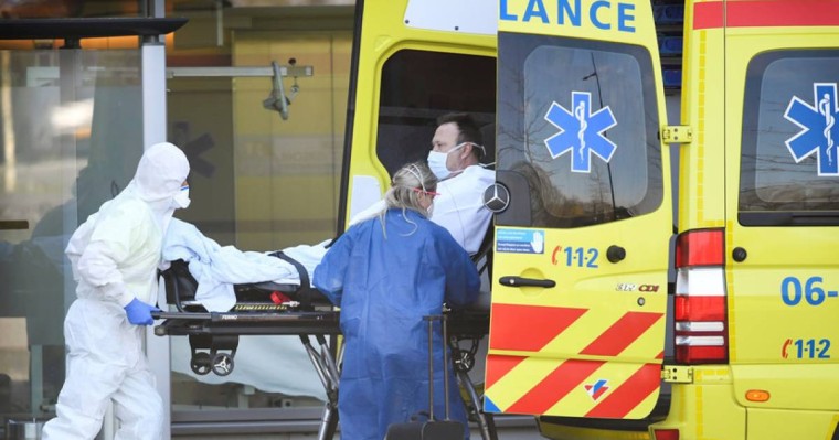 Нидерландыда ауруханада төсек жетіспей, COVID-19 пациенттерін Германияға жеткізілуде