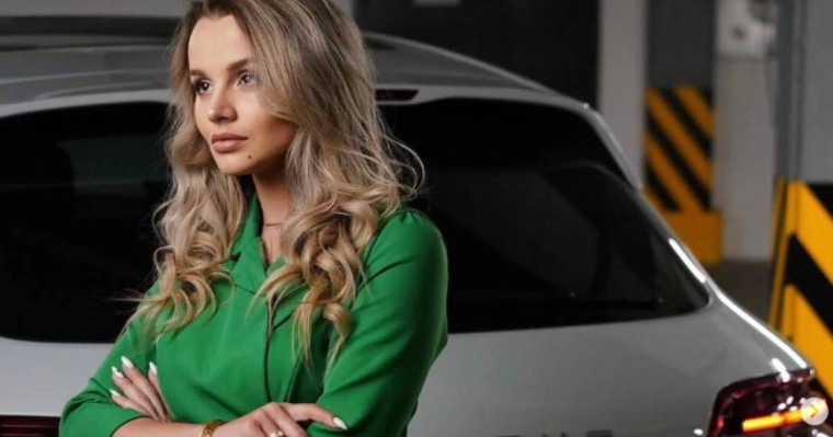 "Жан-жақтан қысып жатыр": Қазақстандық жүкті блогер салық комитетінің хабарламасынан кейін ауруханаға түсті