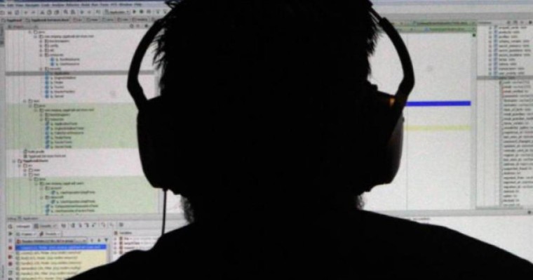 Телефонда тыңдайтын құрылғы бар-жоғын қалай анықтауға болатыны айтылды