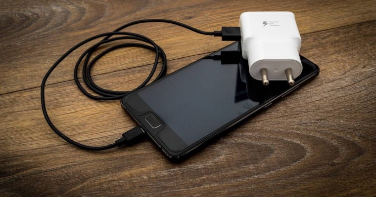 Блогердің ұлы телефоннан тоқ соғып өлді