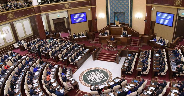 Парламенттегі 40 пайыз әйелдер отбасымызды ойрандар ма екен?!