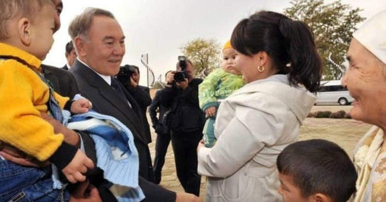 Шығарма: 1 Желтоқсан - Тұңғыш Президент күні (Елін сүйген, елі сүйген Елбасы)