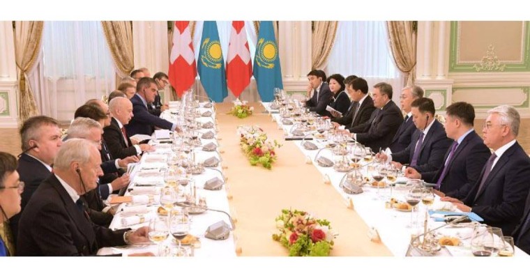 托卡耶夫同瑞士联邦主席举行大范围会谈