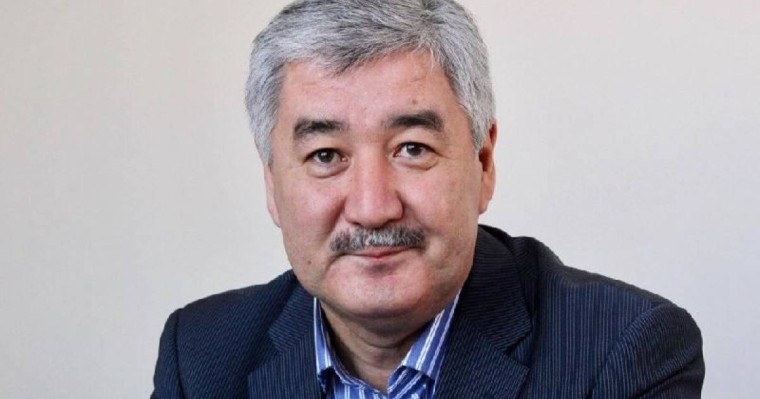 Әміржан Қосанов: "Ресей мен Қазақстанның саяси билік жүйелері бірдей, Путин сарайлары бізде де бар..."