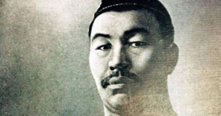 Қажымұқан Мұңайтпасұлы туралы мәліметтер