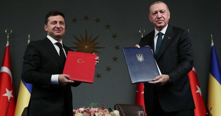 Зеленскийдің Түркия сапары: Байрактар енді Украина аспанын қорғайды