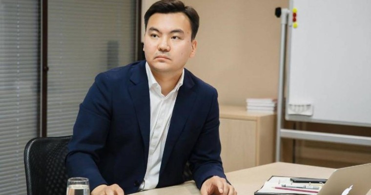 Білім туралы заңға қашықтан оқыту жүйесін енгізу қажет - Рауан Кенжеханұлы