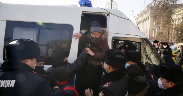 HRW Қазақстан билігінің құқық қорғау ұйымдарын "жаппай қудалауын" айыптады