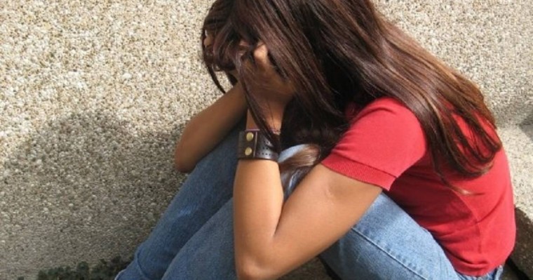 Қызылорда облысында 13 жастағы қызды ауылдастары жабылып зорлаған (ВИДЕО)