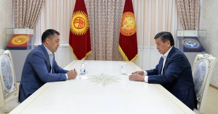 Президент отставкаға кеткеннен кейін Қырғызстан азаматтық соғысқа жақын - Сарапшы
