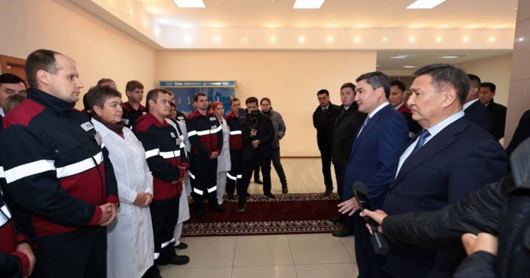 Олжас Бектенов Степногорск тау-кен химия комбинатының ұжымымен Қазақстанда АЭС салу мәселесін талқылады