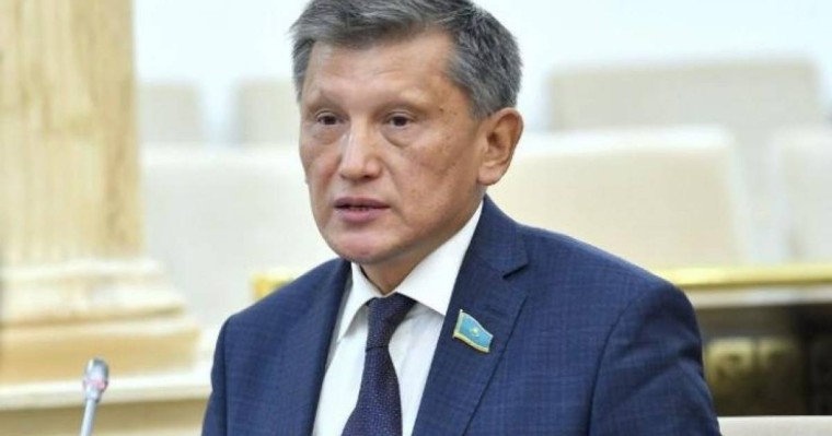 Депутат қазақстандықтардан "ұят болады" деген сөзді еске түсіруді сұрады