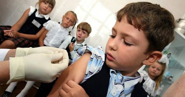 Мектеп оқушыларына ата-ана келісімінсіз коронавирусқа қарсы вакцина егіле ме?