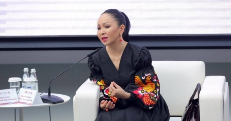 Айнұр Тұрсынбаева: "Өзіне көңілі толмайтын әйел күйеуімен көп ұрысады..."