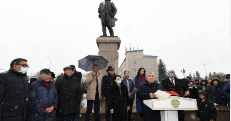 Нарынқолда Мұқағали ескерткіші ашылды