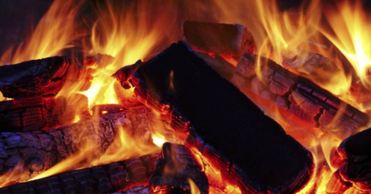 "Пеш жағып ұйықтаған": ШҚО-да екі оқушы қыз ыс тиіп қайтыс болды (видео)