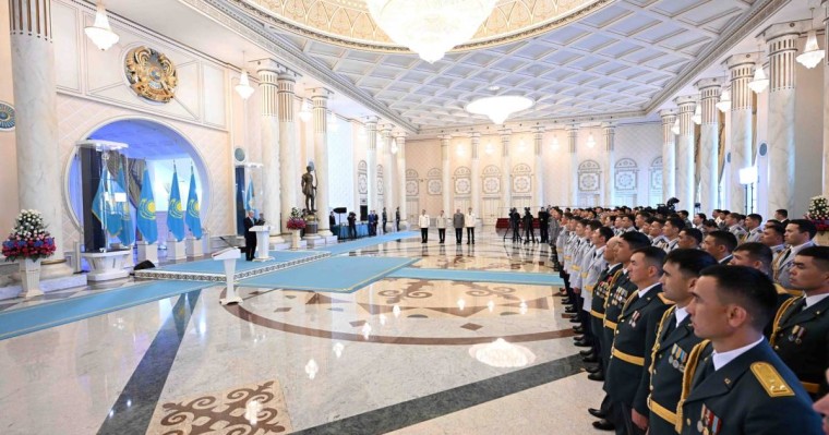 Мемлекет басшысы күштік құрылым қызметкерлерін марапаттады