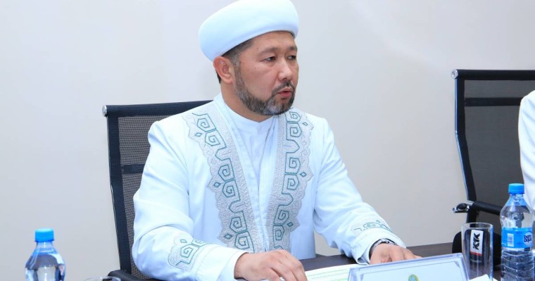 Бас мүфти «телеарна аштым» деп елді қалай алдады? (Фото)