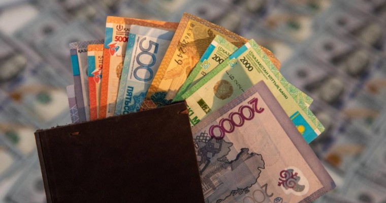 Қазақстандықтардың орташа жалақысы 434 мың теңгені құрады