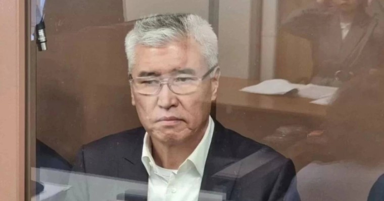 "Заңды әрекетім үшін жапа шектім": Экс-министр Арыстанбек Мұхамедиұлы Тоқаевқа хат жазды