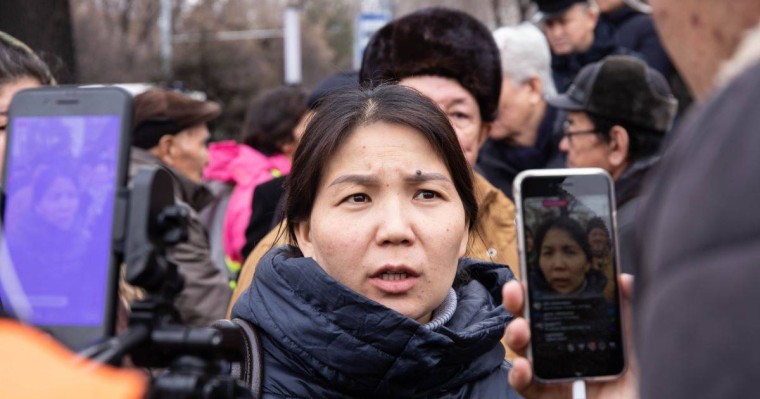 "Жас Алаш" газетінің бас реакторы Инга Иманбай "билік қысымымен" қызметінен кеткенін мәлімдеді