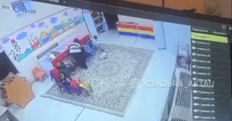 Маңғыстауда балабақша тәрбиешісі бір жасар қыздың қолын шығарып жіберген