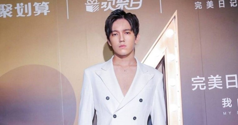 Димаш Құдайберген Қытайға қоныс аударды