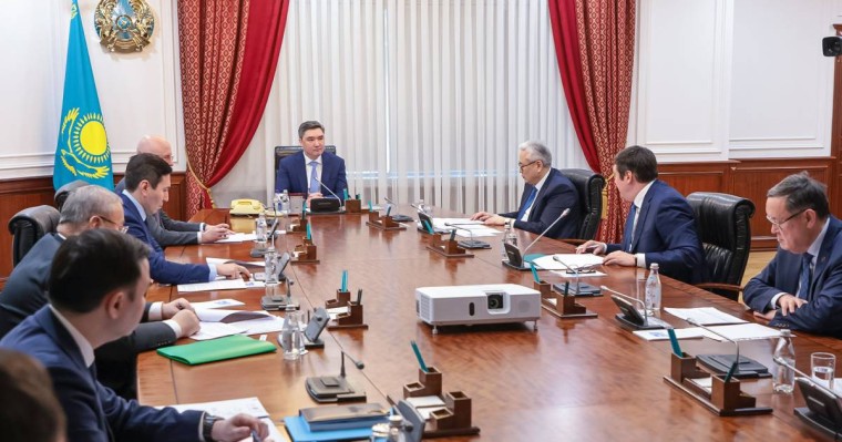 Олжас Бектенов атом энергетикасын дамыту мәселесі бойынша кеңес өткізді