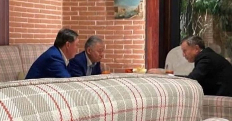 "Сырға салуда кездескен" Ескі Қазақстанның шенділері