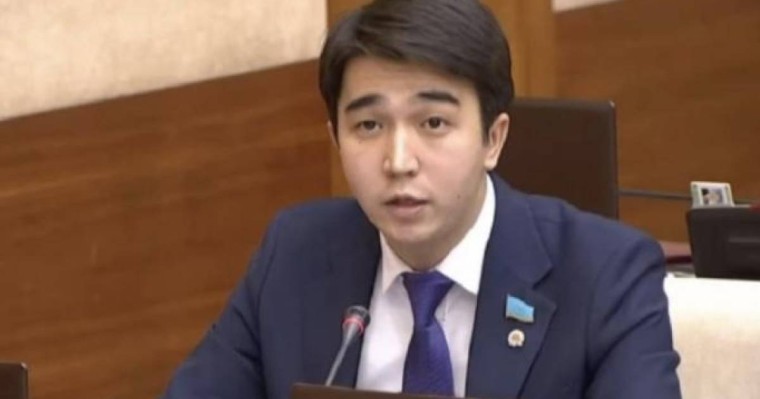 Қазақстандықтар Мәди Ахметовке қарсы петиция жариялады