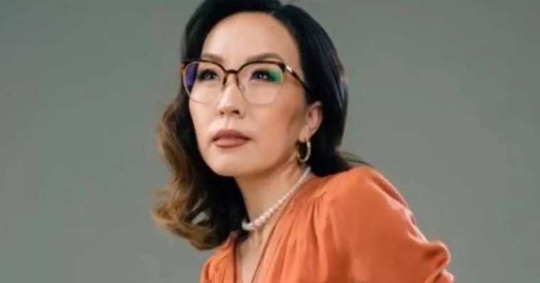 "Сөз салғанын үш жыл күттім": Дина Төлепберген алғаш рет күйеуі жайлы айтты