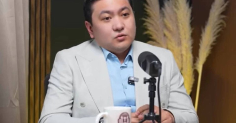 "Анасы әпкесін алуымды өтінді": Асхат Садырбай екінші әйеліне қатысты ел білмейтін құпияны жайып салды